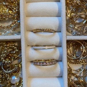 GOLD RINGS SET OF THREE